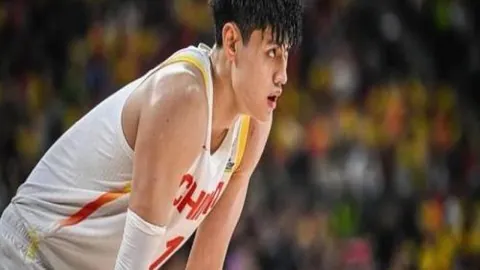 “曼联更替教练后，安东尼依旧无亮相机会，身价暴跌达5000万欧元”